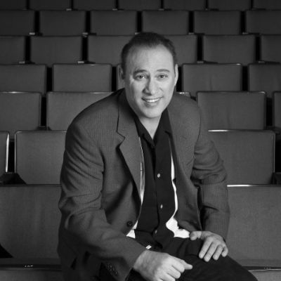 Nikki Ziering's boyfriend, Rick Reynolds posing for a photo shoot.